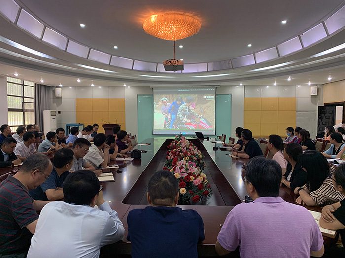 红杏视频
组织开展师德师风专题教育学习1.jpeg