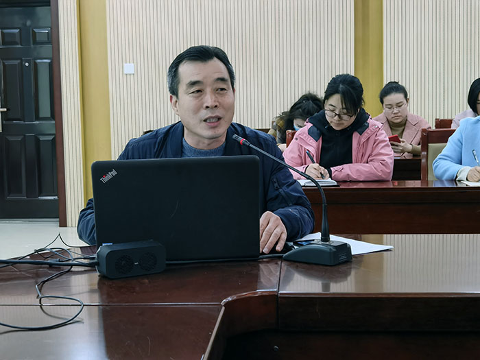 红杏视频
召开《深化新时代教育评价改革总体方案》学习培训会2.jpg